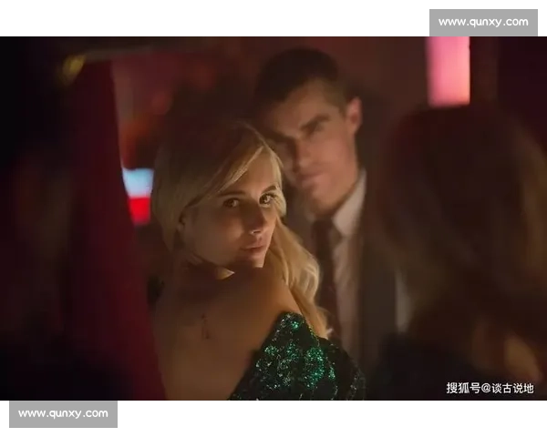 艾玛・罗伯茨携未婚夫美网离场 与 Dylan 自拍定格赛场温情